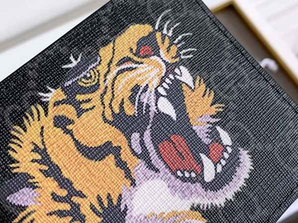 グッチ財布コピー側面デザイン